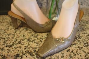 Salvatore Ferragamo embossed slingback heels shoe size 8,5d (sh3000